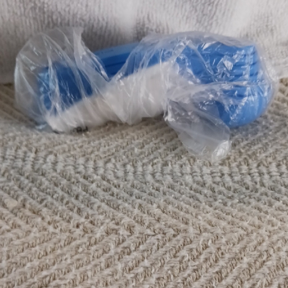 Tupperware Blue Kitchen Tool - Picture 4 of 4